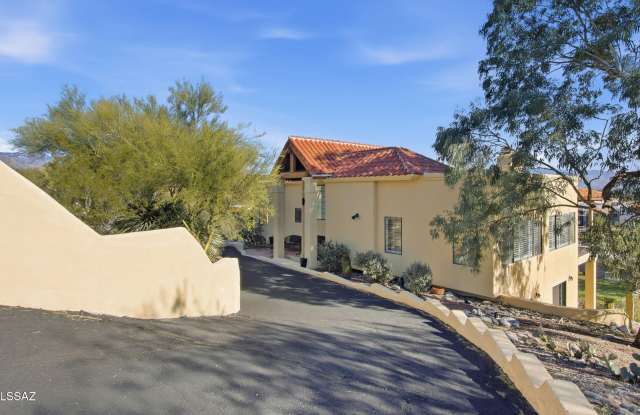 5600 E Rio Verde Vista Drive