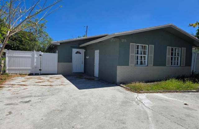815 Silver Beach Road, Lake Park, FL 33403