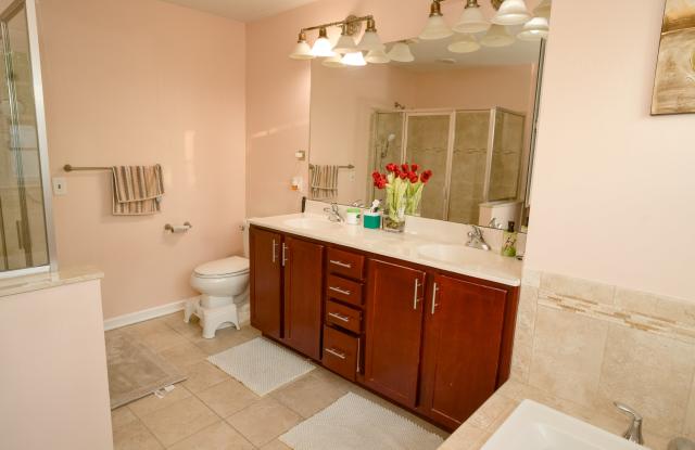 10 Dahlia Court