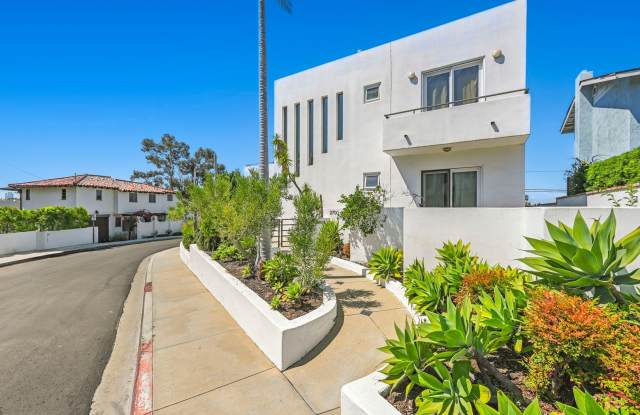 Photo of Gorgeous 3 Bed/3 Ba Home Tucked Away in the Quiet Canyons of Bankers Hill