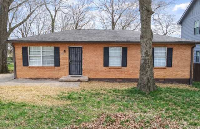 3 Bedroom, 1 Bath House East Nashville!