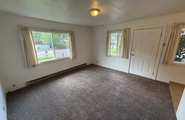 2335 SW Leonard Street