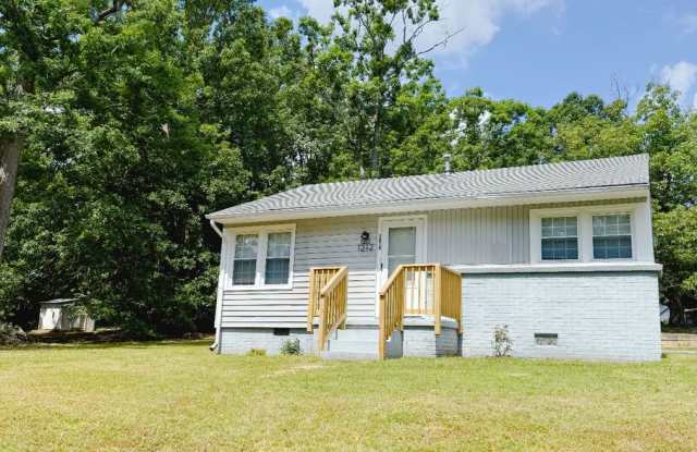 Photo of Amazing 2 bedroom 1 bath house available now