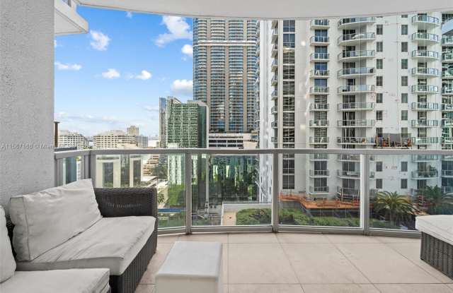 1050 Brickell Ave photos photos