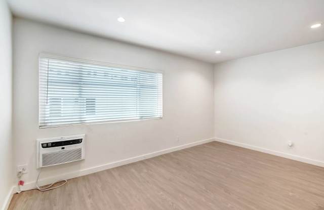 Photo of Hollywood Hills Apartments