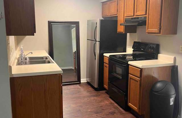 Knoxville 37918 - 2 bedroom, 2 bath townhome - Contact Susan Niedergeses (865)300-4722