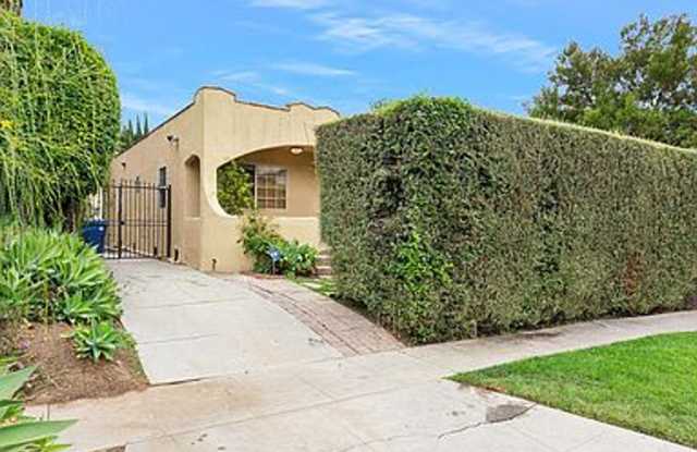 Photo of Private Single Family Home in Central Quiet Location in Picfair Village