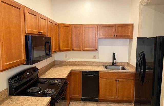 Photo of 5 W QUEEN Street unit: B