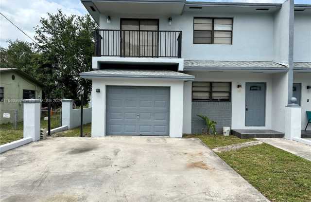 2455 NW 93rd St