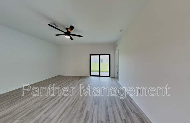 4617-4619 30th St SW - 4619