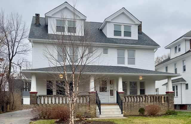 Photo of 2407 Woodmere Dr