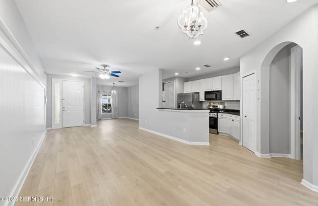 415 LA TRAVESIA FLORA unit: 102