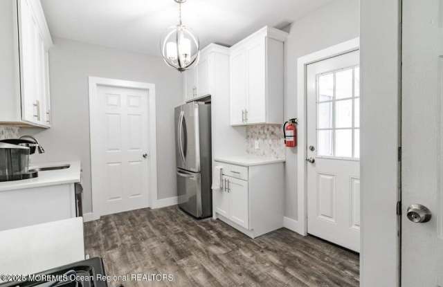 306 Henley Avenue unit: A