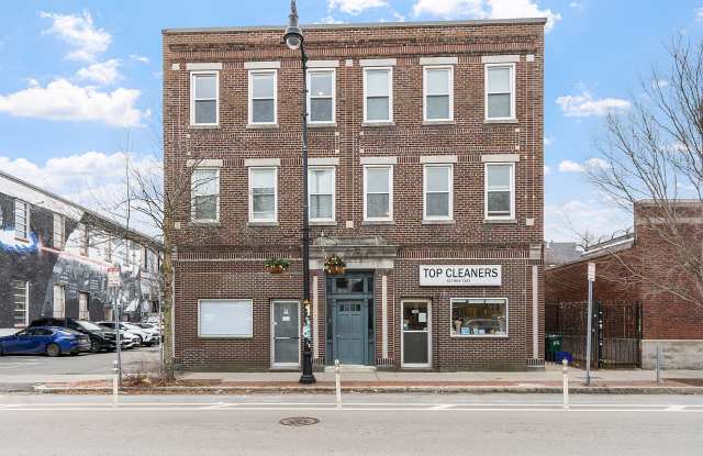 Photo of 1298 Cambridge Street