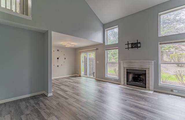 341 W Prairie Circle