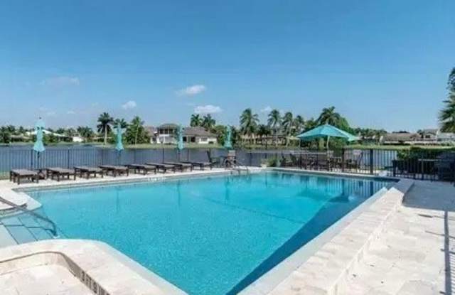 4180 Crayton Road unit: E8