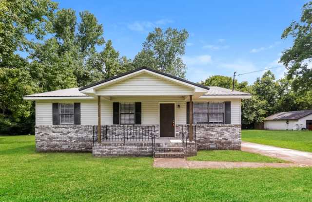 Photo of 811 10th Way