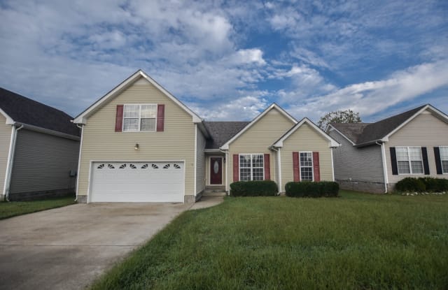 3738 Nadia Dr - 3738 Nadia Drive, Clarksville, TN 37040