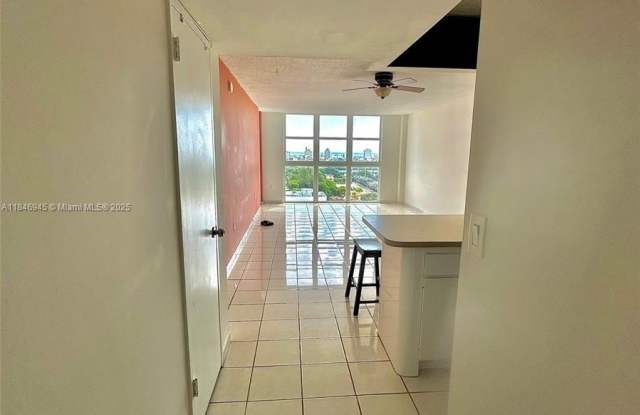 Photo of 1228 West Ave