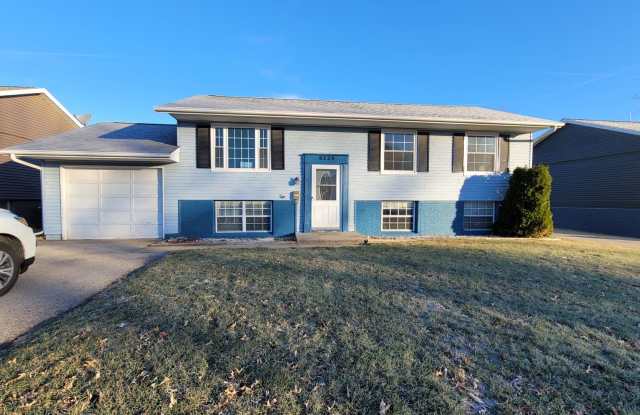 4 bedroom 2 bath home in great SW location!