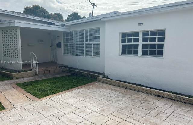 140 NE 128th St - 140 Northeast 128th Street, North Miami, FL 33161