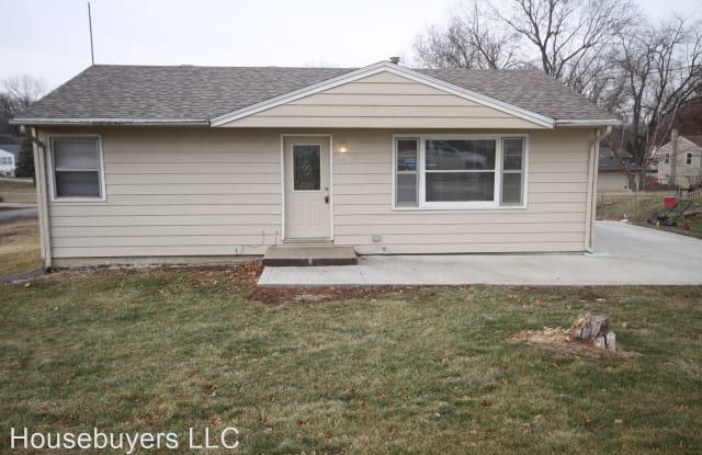 7910 SW 10th St - 7910 Southwest 10th Street, Des Moines, IA 50315