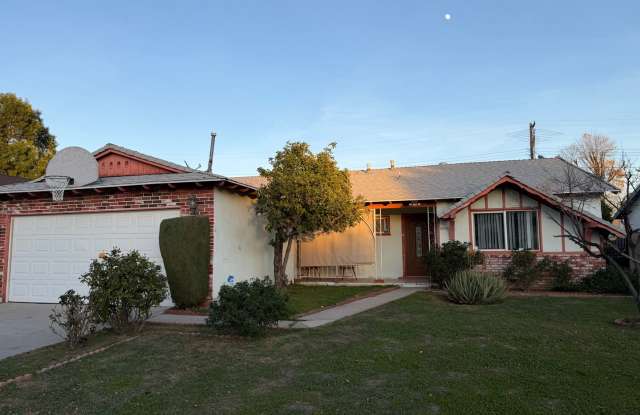 Photo of 3 Bedroom 2 Bath Home With Ample Storage