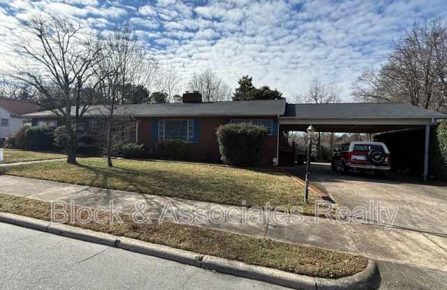 Photo of 922 S Cox St