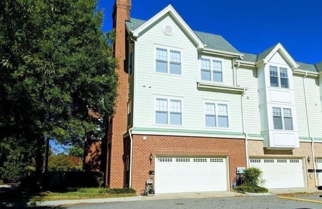 1049 Bolling AVE - 1049 Bolling Avenue, Norfolk, VA 23508