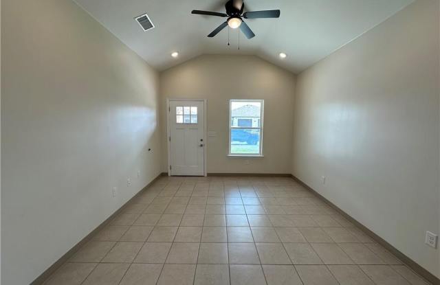 2432 S Valley Circle