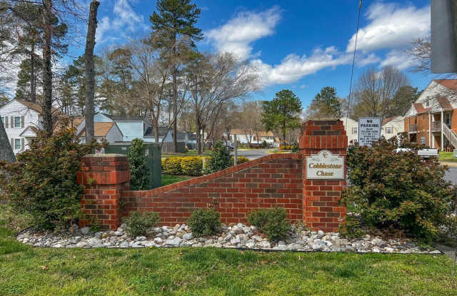 Updated 2 Bedroom 2 Bath Condo Near Fort Eustis and Williamsburg