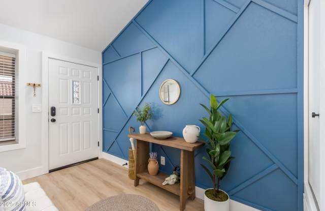 5704 E AIRE LIBRE Avenue unit: 2051