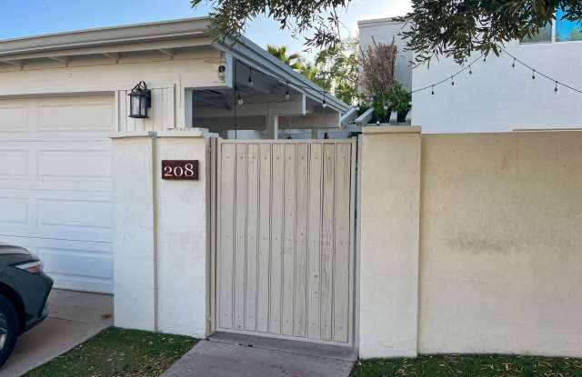 208 Laguna Drive West