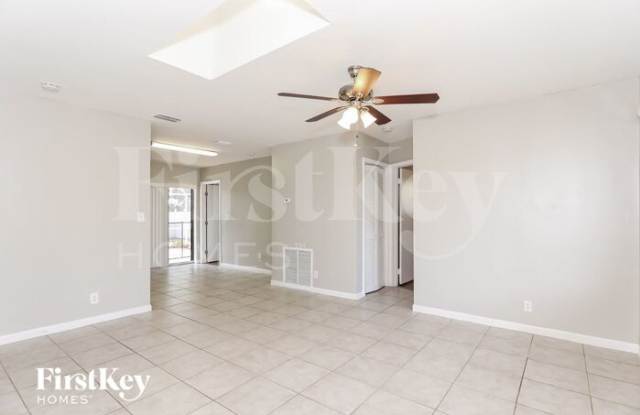 1811 Northwest 1st Way