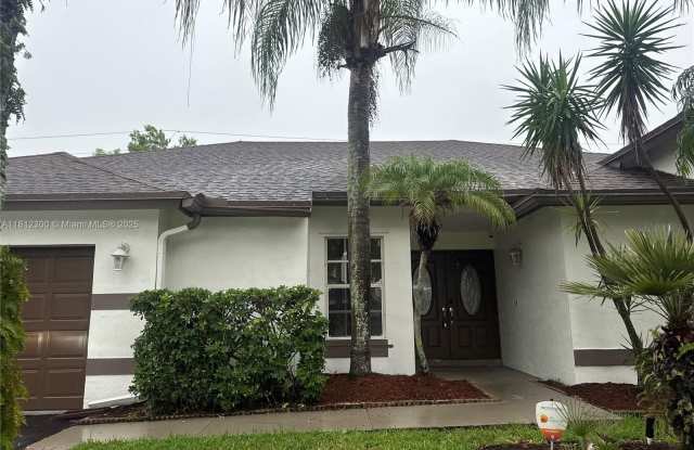 Photo of 928 SW 149th Ter