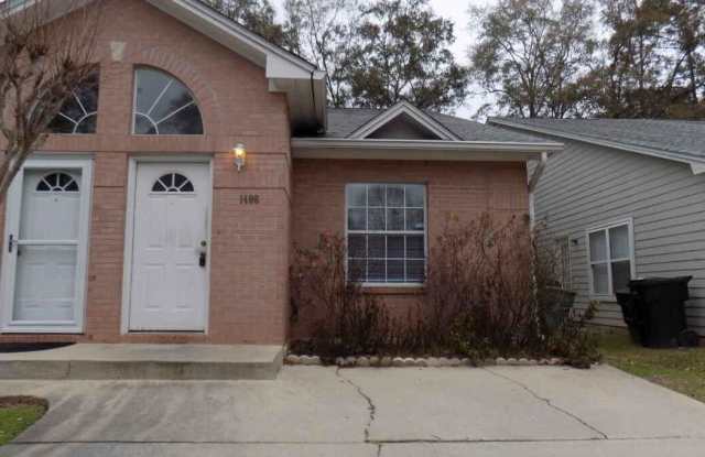 1406 Golden Park Court