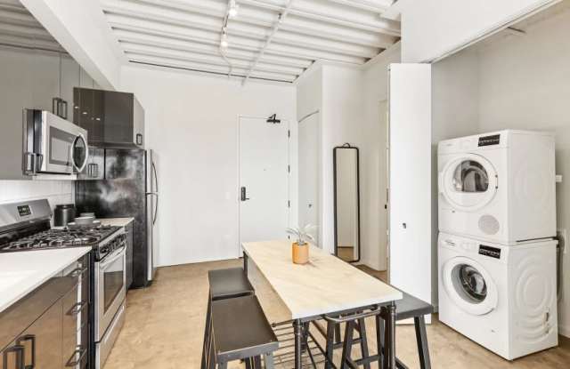 1222 West Jackson