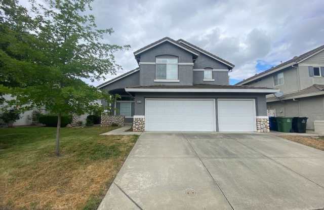 Photo of Large Exquisite Home in Highly Sought After Community in Elk Grove!