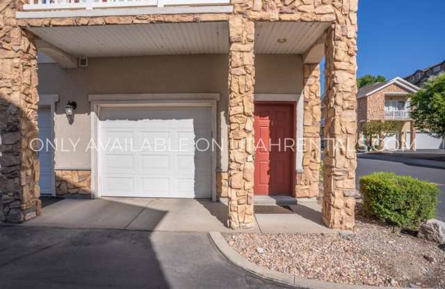 1052 Canyon Meadow Dr