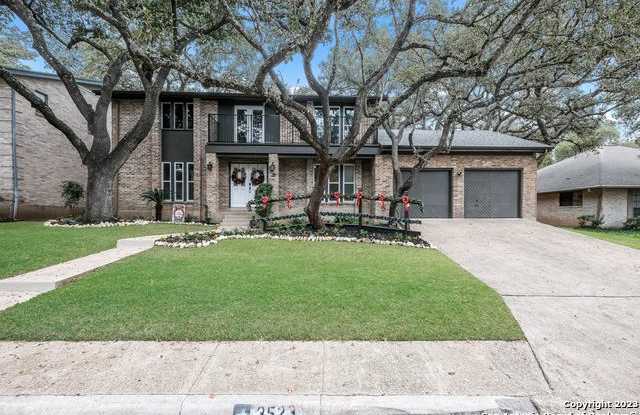 3523 Hunters Circle