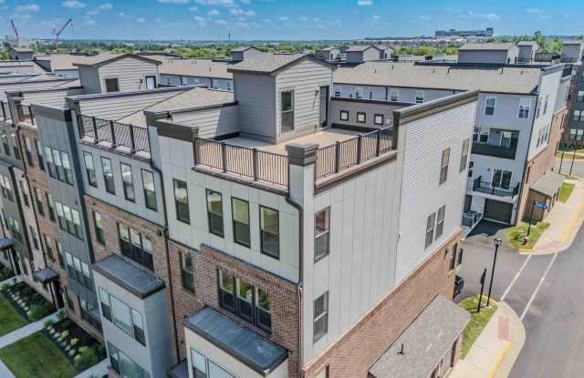 43730 TRANSIT Square