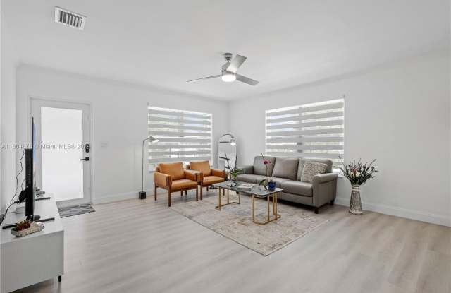 785 Southwest 21st Road