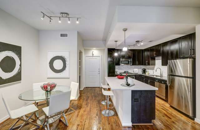 2900 West Dallas