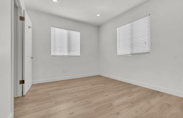 1846 South Curson Avenue - 1/2