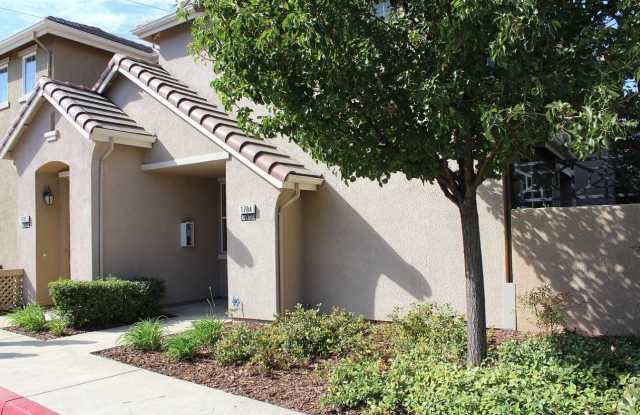 1704 Rivage Circle