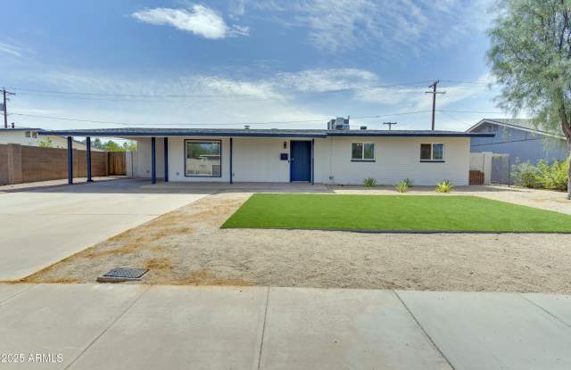 1209 E MARIGOLD Lane