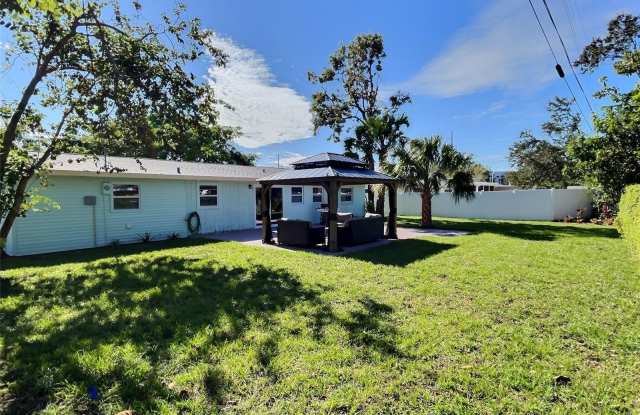 4658 MACEACHEN BOULEVARD