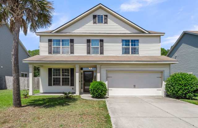 Photo of Beautiful  Bright 5BR Home with Large Backyard in North Charleston