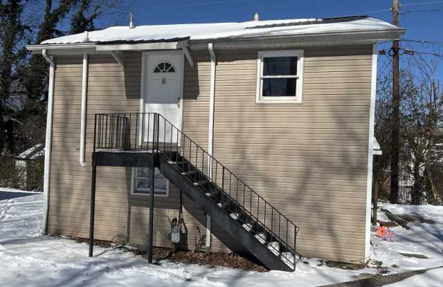 206 Jarvis Ave - 6
