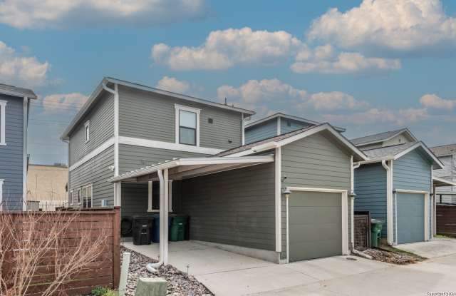 Photo of 619 Burleson St